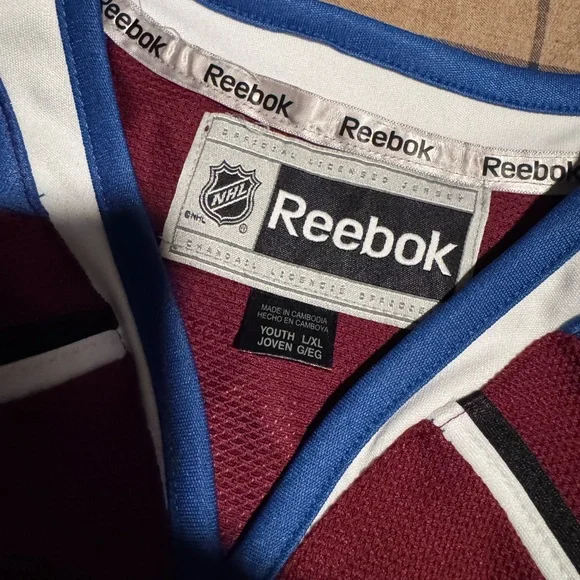 Colorado Avalanche MacKinnon #29 Reebok Jersey Youth L/XL NHL - Picture 3 of 4